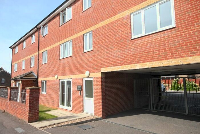 1 Bedroom Flat To Rent In Empress Road, Luton, LU3