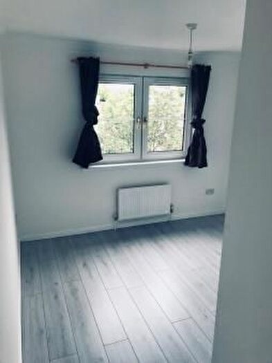 2 Bedroom Flat To Rent In Duddingston Park South, Edinburgh, EH15