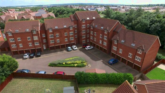 3 Bedroom Apartment To Rent In Woodall Close, Middleton, Milton Keynes, MK10