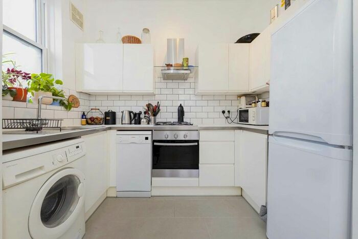 2 Bedroom Flat For Sale In Dartmouth Park Hill, London, N19