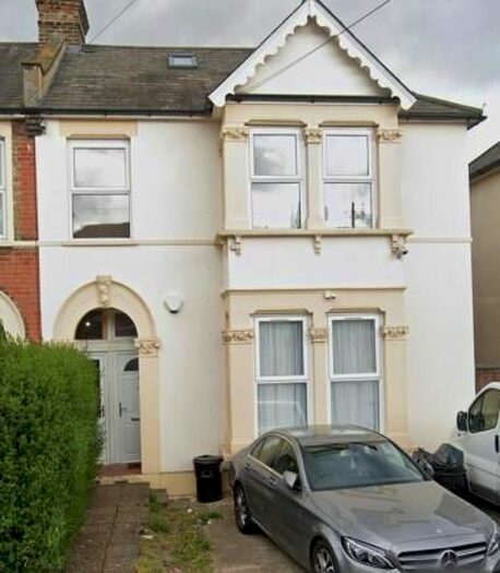 3 Bedroom Flat To Rent In Airthrie Road, Goodmayes, Ilford, IG3