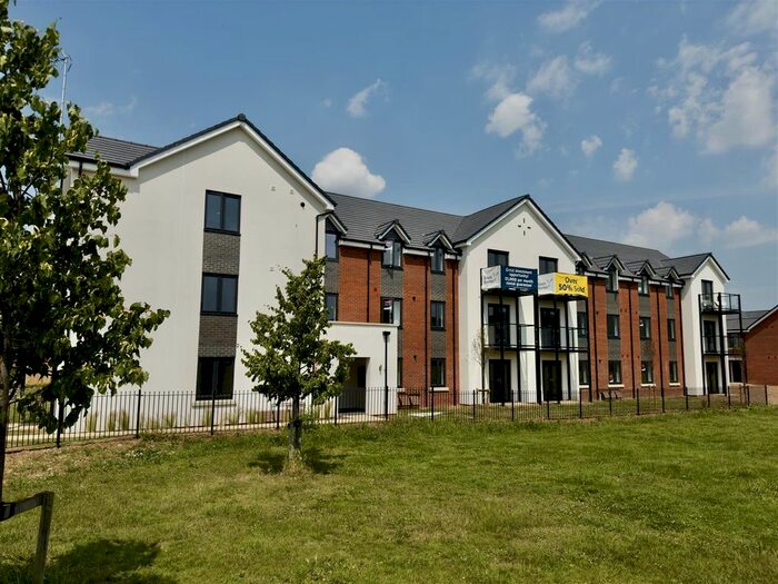 2 Bedroom Flat To Rent In Ridge Close, Cheltenham, GL52