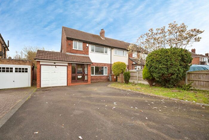 3 Bedroom Semi Detached House For Sale In Brownley Road, Shirley, Solihull, B90