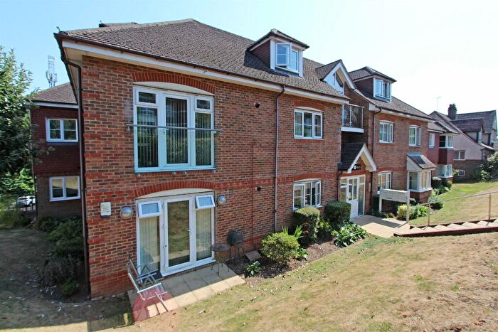 2 Bedroom Apartment To Rent In Kingswood, KT20