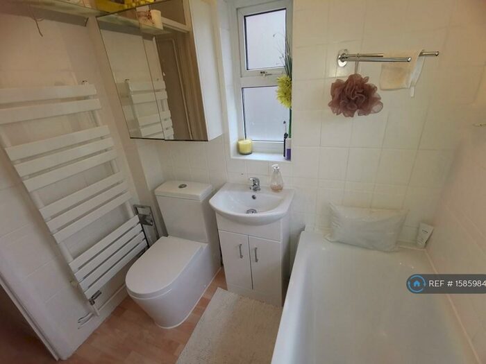 2 Bedroom Maisonette To Rent In Totton Road, Thornton Heath, CR7