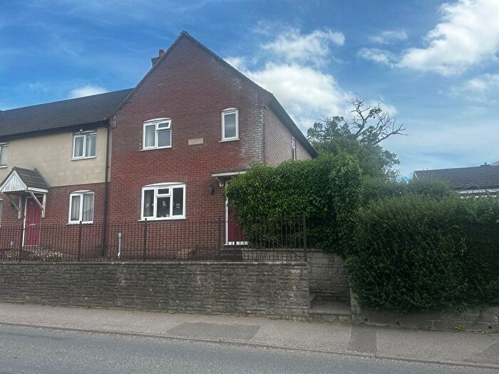 3 Bedroom End Of Terrace House For Sale In Chard Road, Axminster, EX13