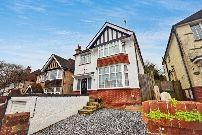 3 Bedroom Detached House For Sale In Kings Avenue, Eastbourne, BN21