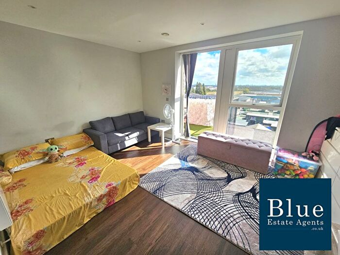 1 Bedroom Flat To Rent In Merrick Road, Southall, UB2