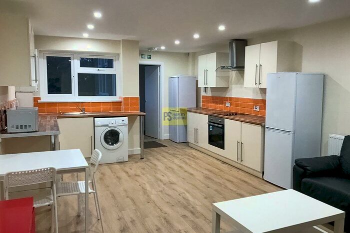 6 Bedroom Terraced House To Rent In Hubert Road, Selly Oak - Student Property, B29