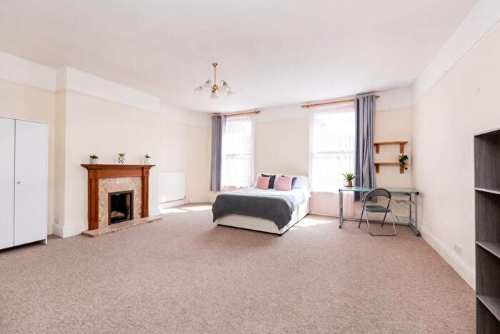3 Bedroom Maisonette To Rent In Chelsea Road, Bath, BA1