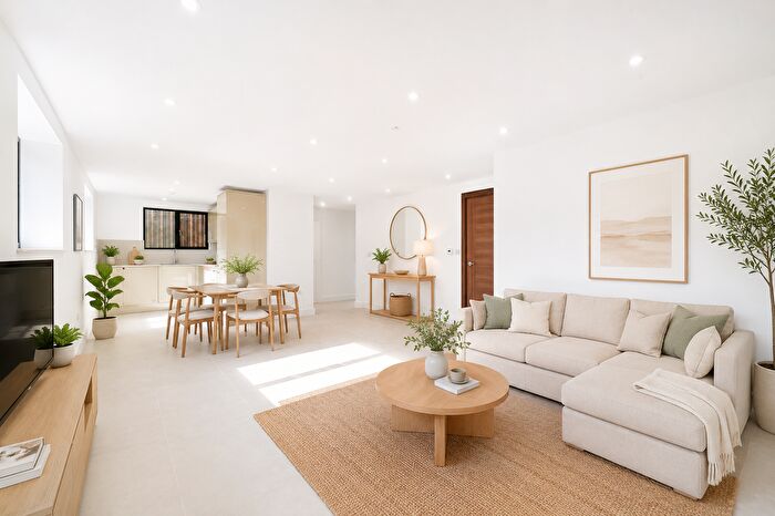 2 Bedroom Flat To Rent In Bushey Grove Road, Bushey Herts, WD23
