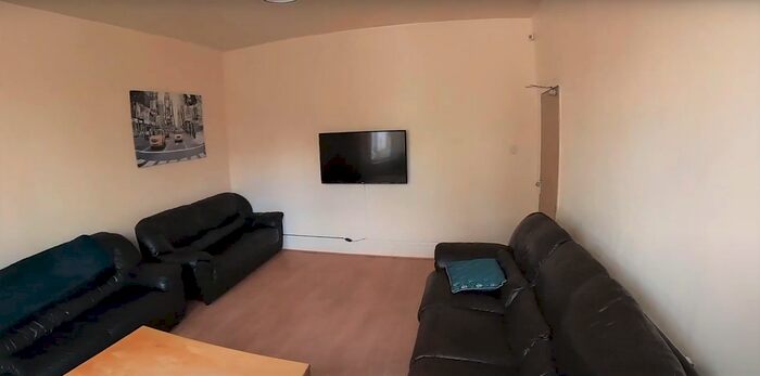 8 Bedroom Terraced House To Rent In Scarsdale Road, Manchester, M14