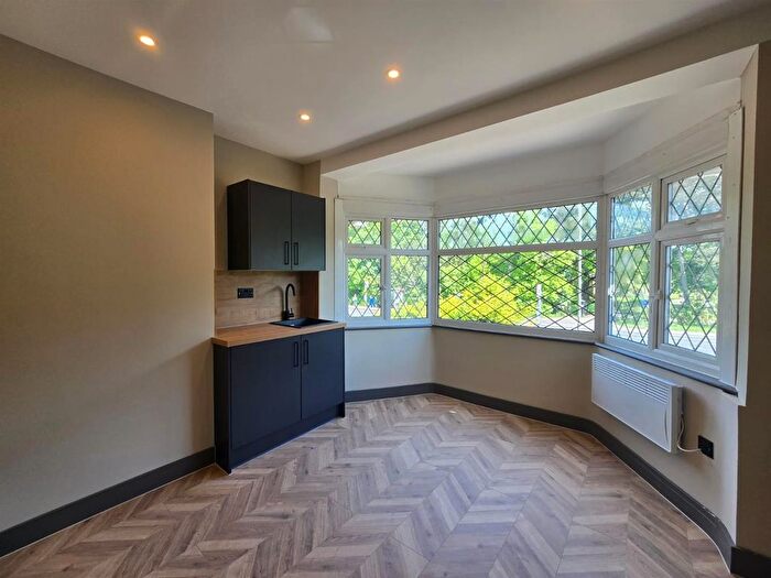 Studio To Rent In London Road, Ewell, KT17