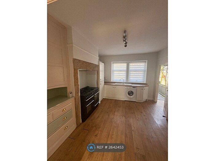 2 Bedroom Terraced House To Rent In North Street, Rawdon, Leeds, LS19