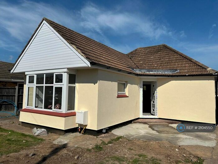 2 Bedroom Bungalow To Rent In Cottage Grove, Clacton-On-Sea, CO16