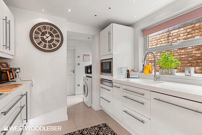 3 Bedroom Terraced House For Sale In Rye Road, Hoddesdon, EN11