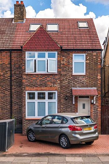 4 Bedroom Semi-Detached House For Sale In Poplar Road, Wimbledon, London, SW19