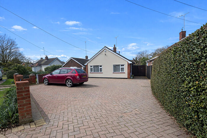 3 Bedroom Detached Bungalow For Sale In Firs Road, Tiptree, CO5