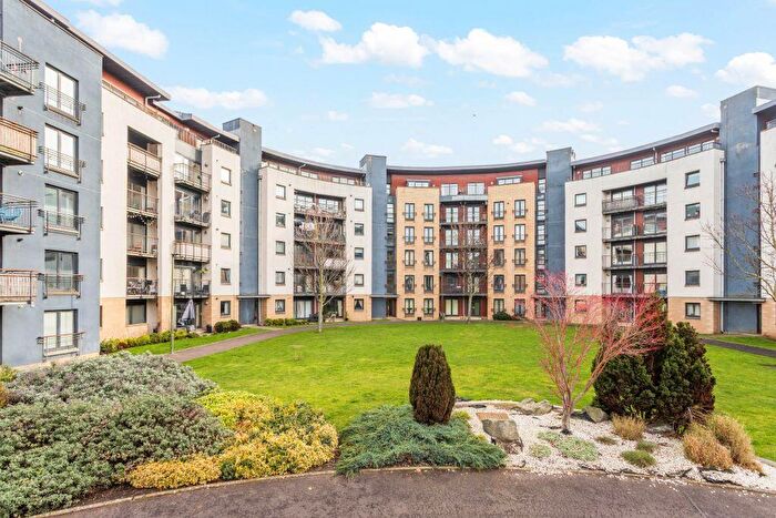 2 Bedroom Flat For Sale In / East Pilton Farm Crescent, Fettes, Edinburgh, EH5