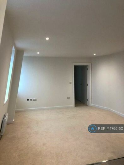 2 Bedroom Flat To Rent In Bath Road, Brislington, Bristol, BS4