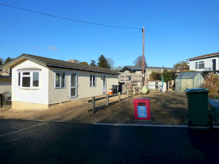 2 Bedroom Detached House To Rent In South Drive, Blunsdon, Swindon, SN25
