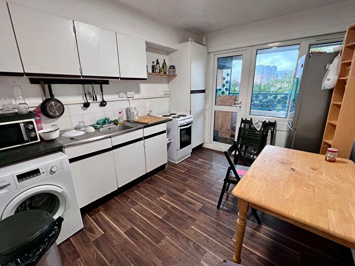 3 Bedroom Flat To Rent In Rainsborough Avenue, London, SE8