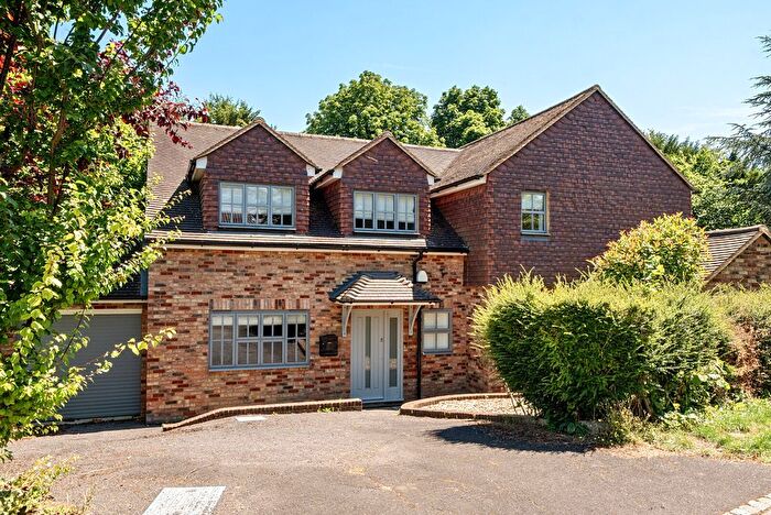 5 Bedroom Detached House To Rent In Merrow Chase, Guildford, Surrey, GU1