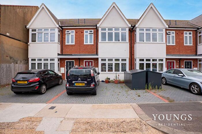 3 Bedroom Terraced House For Sale In Westborough Road, Westcliff-On-Sea, SS0