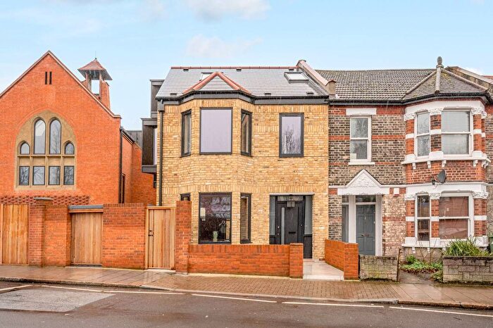 5 Bedroom Property For Sale In St Johns Hall, Streatham Common, London, SW16