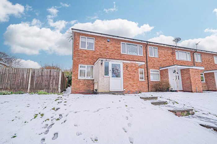 2 Bedroom Maisonette For Sale In Milholme Green, Solihull, B92
