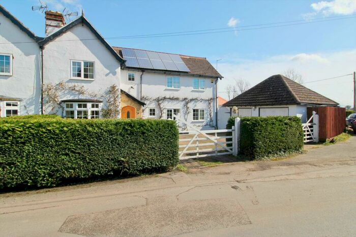 4 Bedroom Semi-Detached House For Sale In Evergreen Cottage, Newmans End, Matching Tye, Harlow, CM17