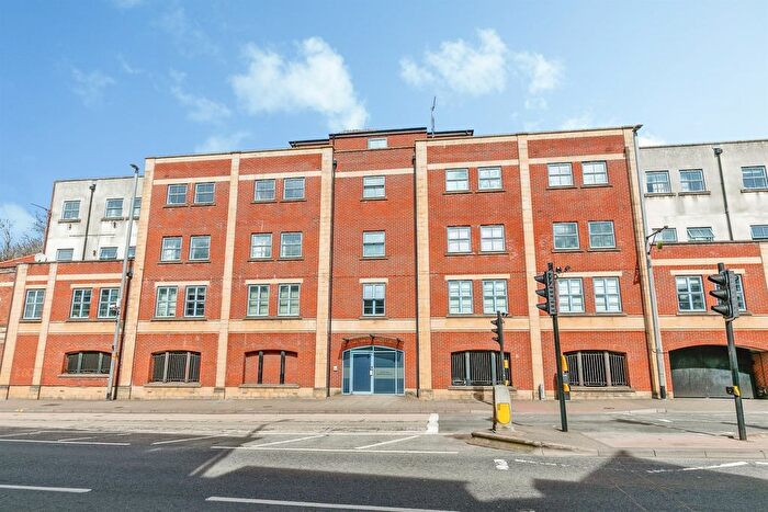 2 Bedroom Flat For Sale In Hotwell Road, Bristol, BS8