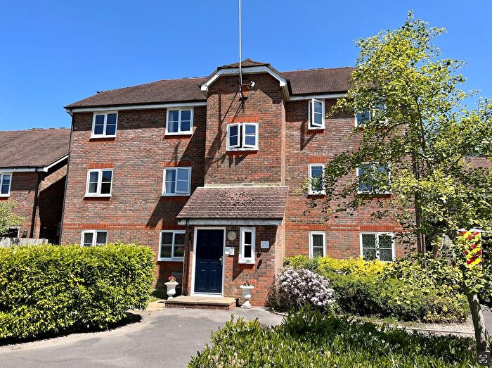 2 Bedroom Flat To Rent In Royal Huts Avenue, Hindhead, Surrey, GU26