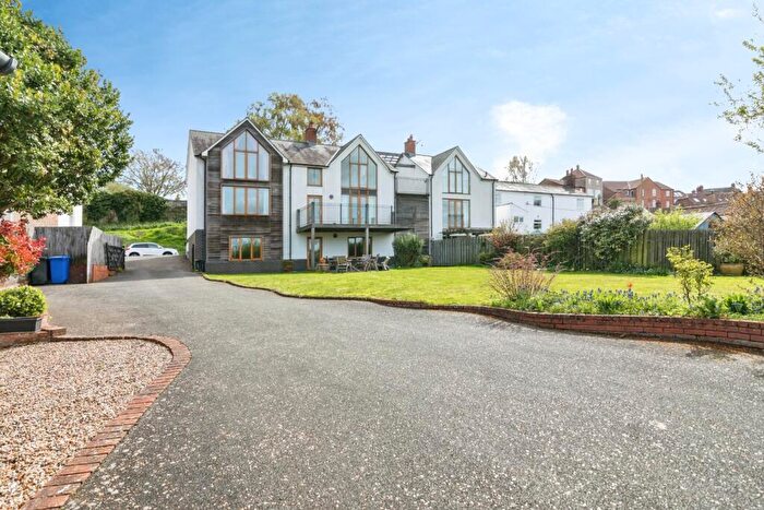 4 Bedroom Link Detached House For Sale In Puddingmoor, Beccles, Suffolk, NR34