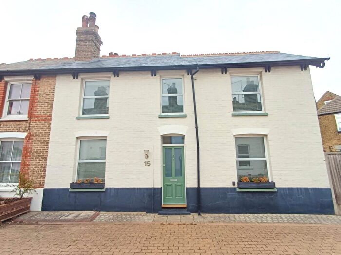 3 Bedroom Semi Detached House To Rent In Fountain Street, Whitstable, Kent, CT5