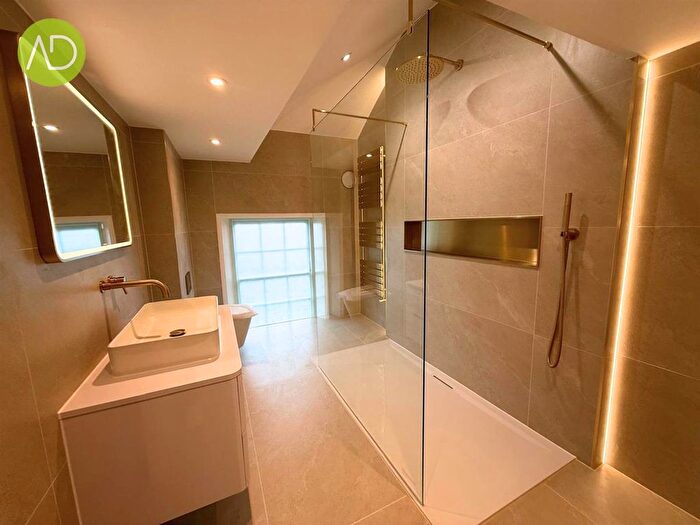 3 Bedroom Flat To Rent In The Lynch, Hoddesdon, EN11