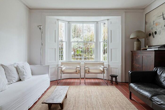 2 Bedroom Apartment For Sale In Navarino Road Vii, London, E8