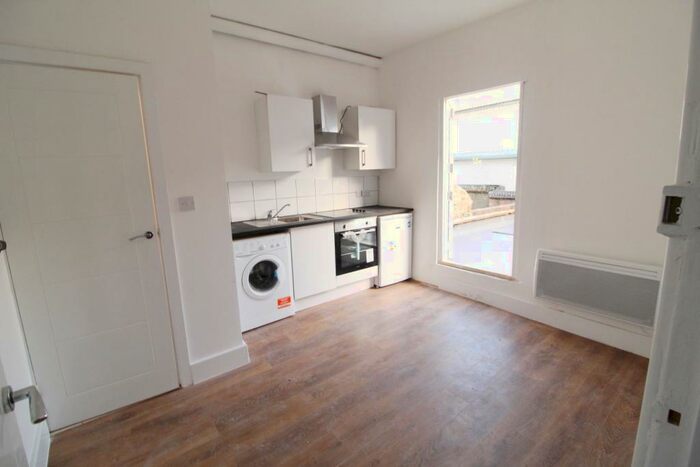 Studio To Rent In Seven Sisters Road, Holloway, N7