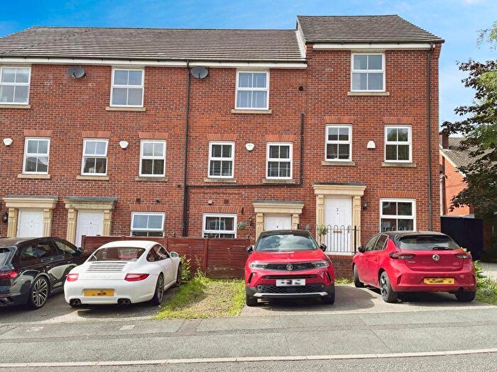 4 Bedroom Terraced House To Rent In Stonemere Drive, Manchester, M26
