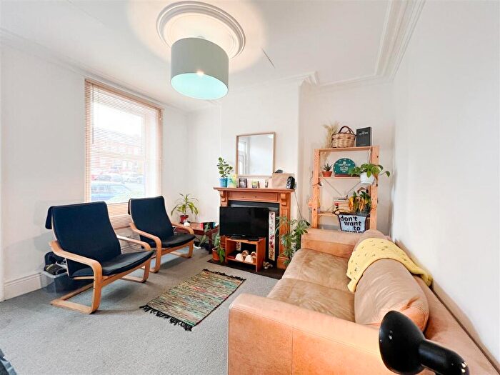 4 Bedroom House To Rent In Leamington Street, Crookesmoor, S10