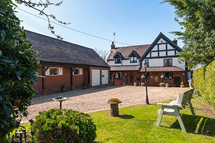 5 Bedroom Detached House For Sale In Astwood Lane, Astwood Bank, Redditch, Worcestershire, B96