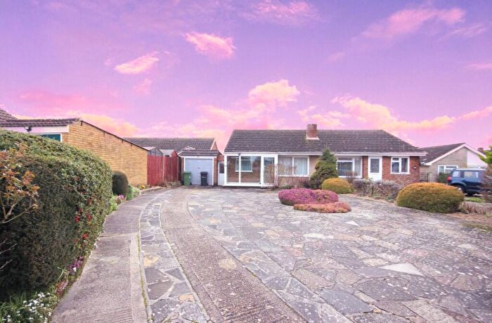 3 Bedroom Semi-Detached Bungalow For Sale In Lullingstone Road, Allington, Maidstone, ME16