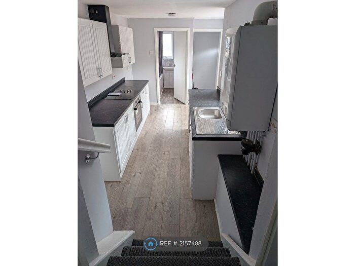 2 Bedroom Flat To Rent In Park Road, Stanley, DH9