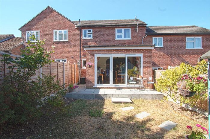 1 Bedroom Terraced House For Sale In Grosvenor Gardens, Billericay, CM12
