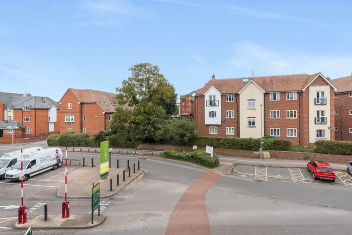 2 Bedroom Apartment To Rent In Abingdon, Oxfordshire, OX14