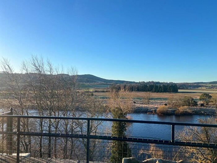 2 Bedroom Flat To Rent In Market Place, Corbridge, Northumberland, NE45