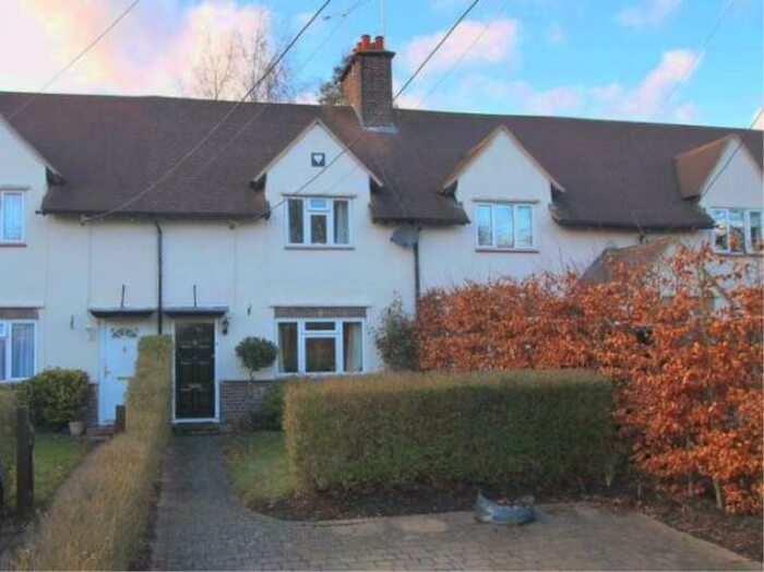 3 Bedroom Terraced House To Rent In West End, GU24