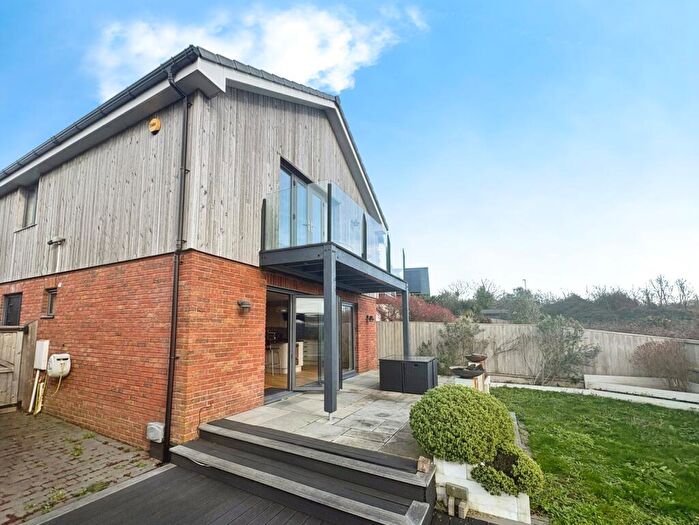 4 Bedroom Detached House For Sale In Grace Woodford Drive, East Cowes, Isle Of Wight, PO32