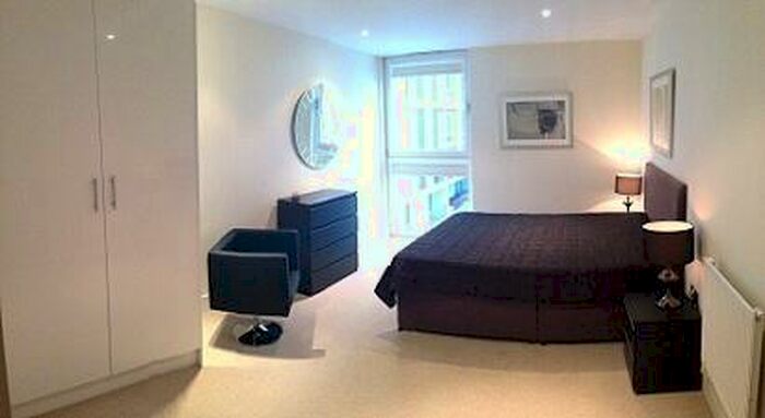 2 Bedroom Flat To Rent In Denison Building, Lanterns Way, South Quay, Crossharbor, Canary Wharf, London, E14