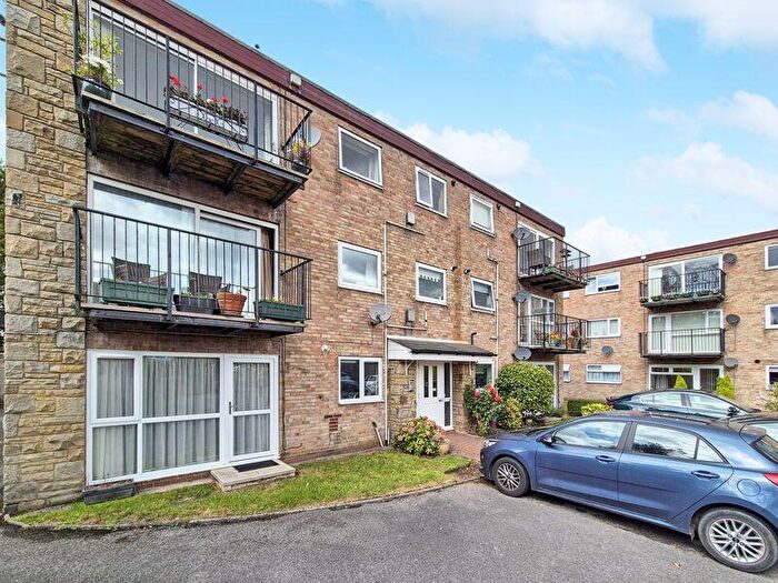 2 Bedroom Flat For Sale In Holt Lane Court, LS16